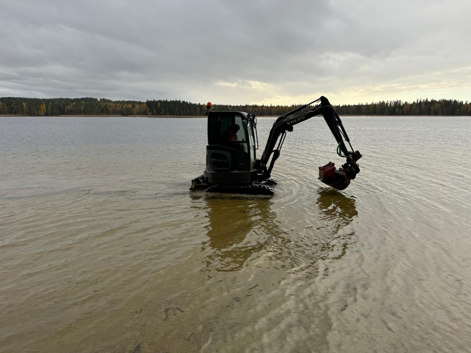 Pikku-Volvo vesillä