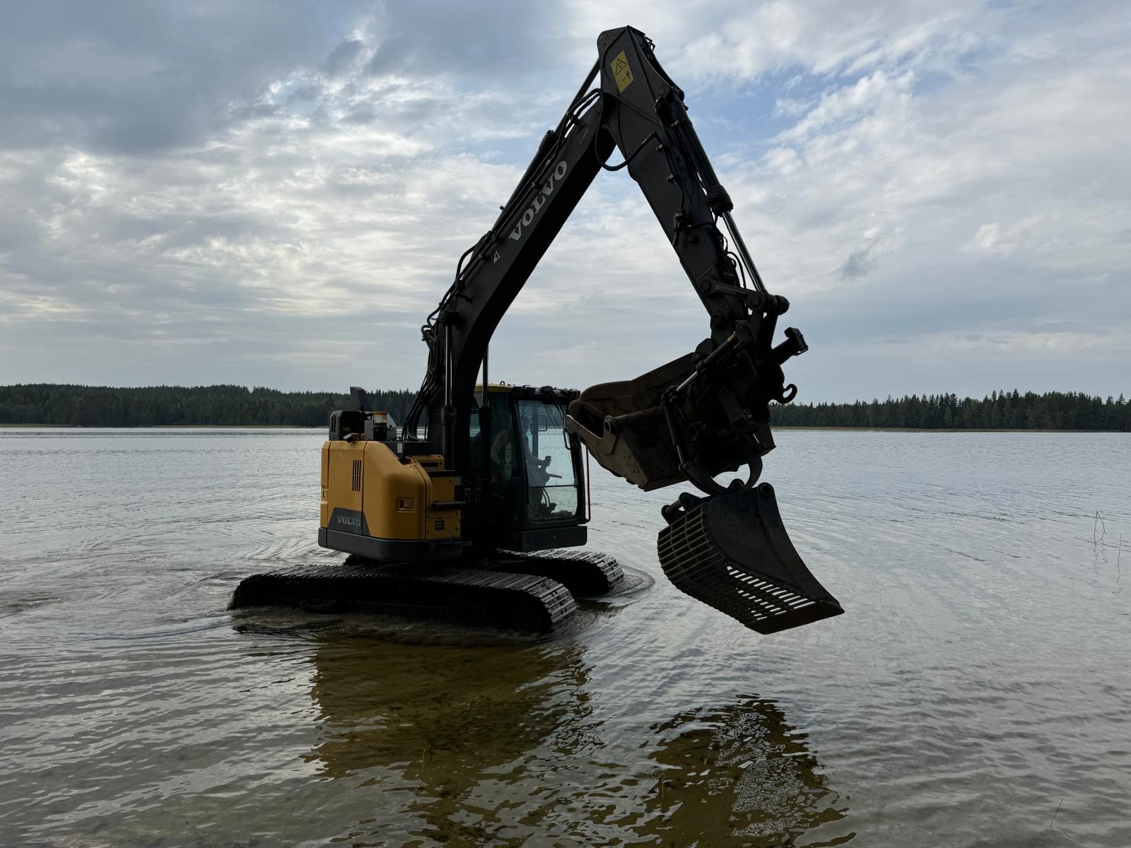 Isompi Volvo vesillä